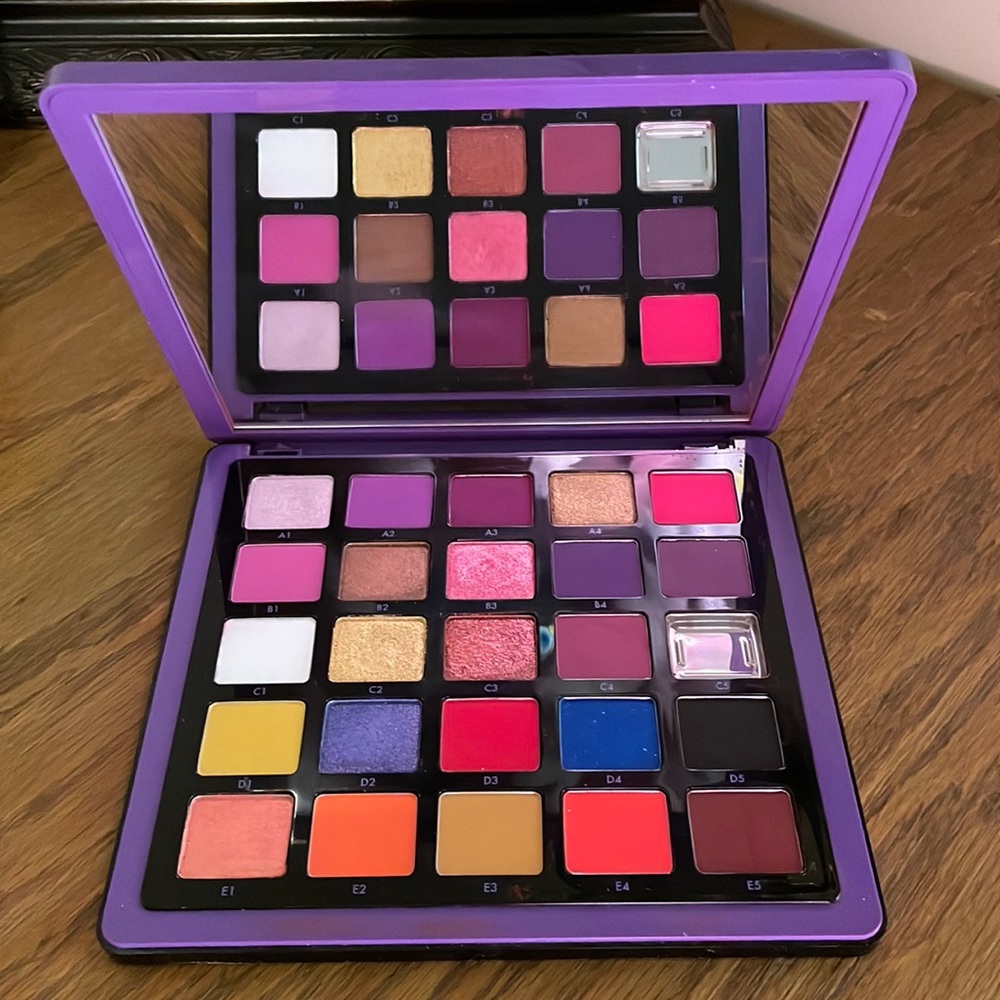 ABH Norvina Pro Pigment Palette Vol. 1